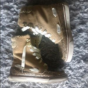 • Sperry boots •